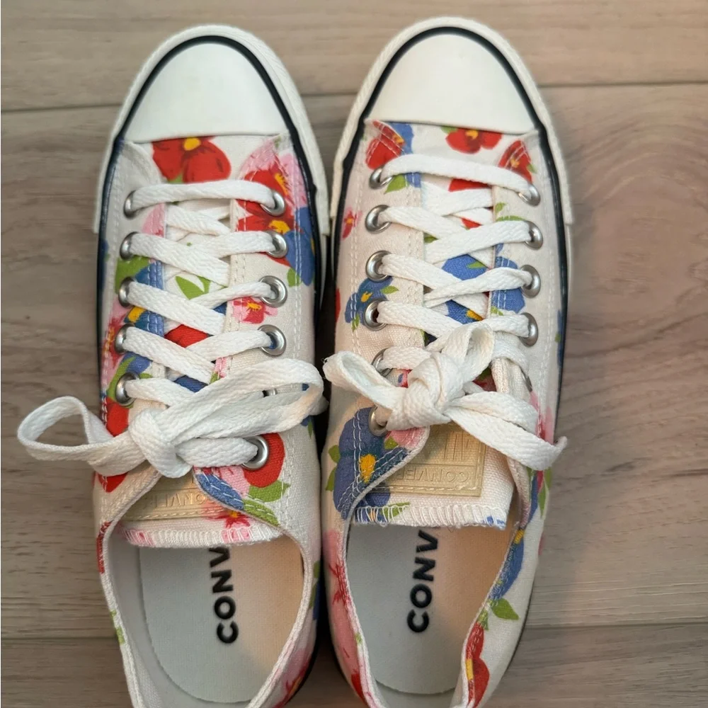 Converse Chuck Taylor All Star Low 'Flowers' Sneakers Athletic Shoes Women’s 7.5